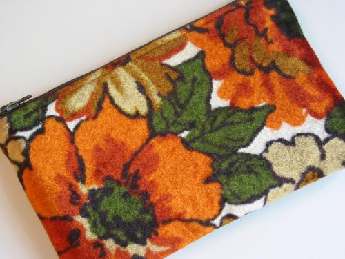 70's Floral Velvet Zipper Pouch